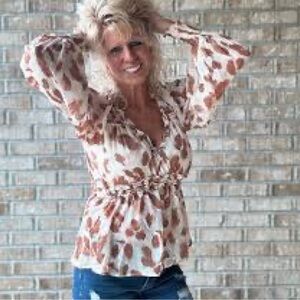Perch by Blu Pepper Beige and Brown Leaf Print Peplum Blouse. Size Large